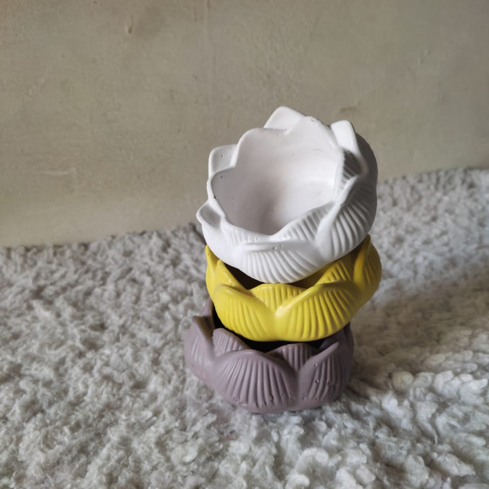 Lotus Cement Flower Decors (3X)