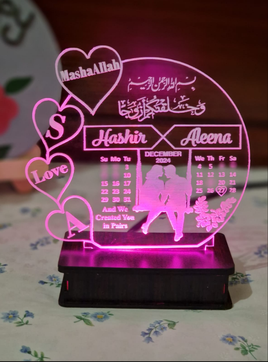 Couple calendar lamp