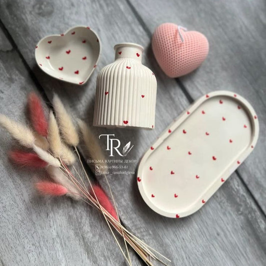 Oval Tray + Vase + Mini Heart Tray